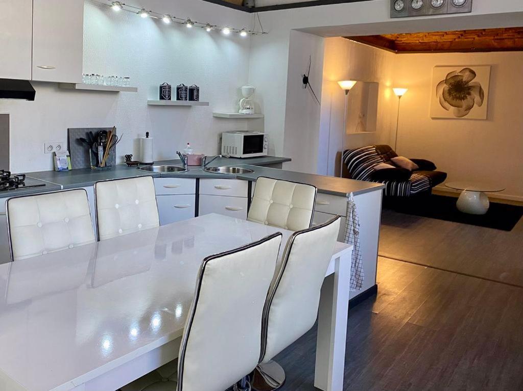 Jolie Appartement T2 Nîmes Buitenkant foto