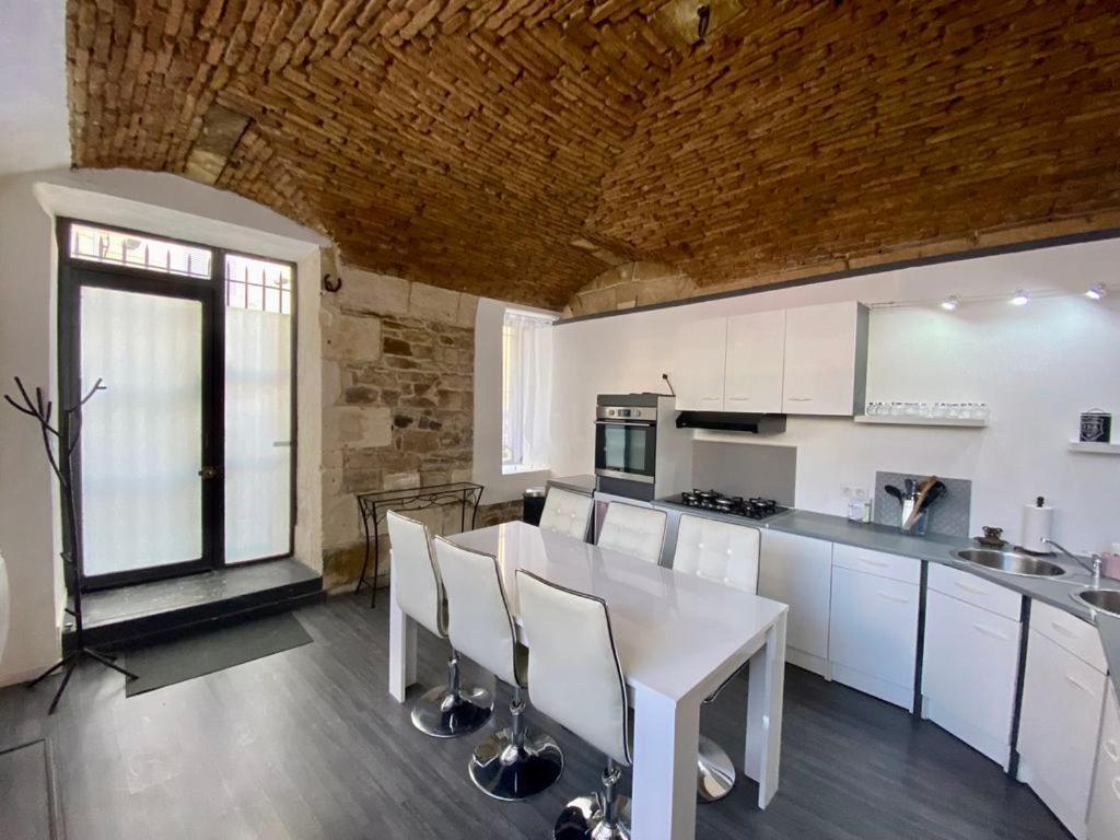 Jolie Appartement T2 Nîmes Buitenkant foto
